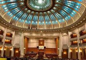 Camera Deputaţilor a adoptat legea PSD privind listările